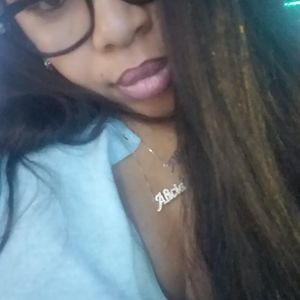 Meet your Posher, Alicia